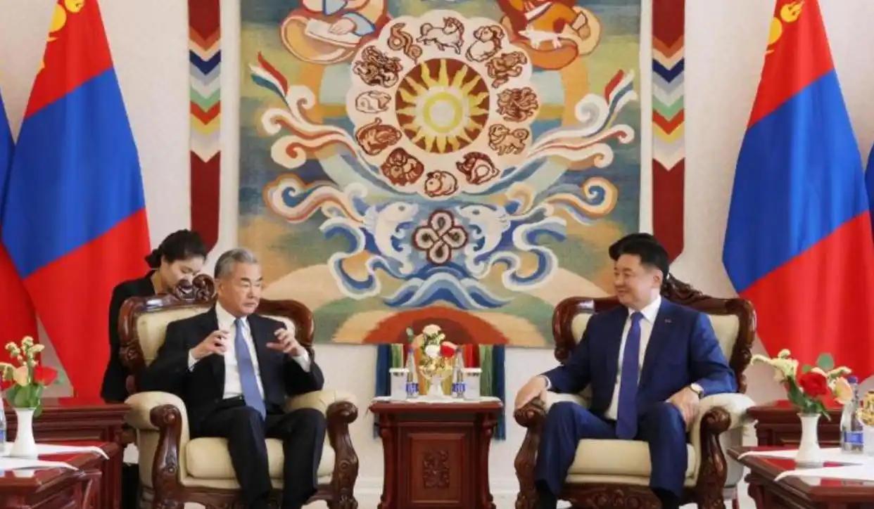 日本稀土突围全线崩盘，蒙古当面断后路，8000家日企集体施压，结局早已注定！
