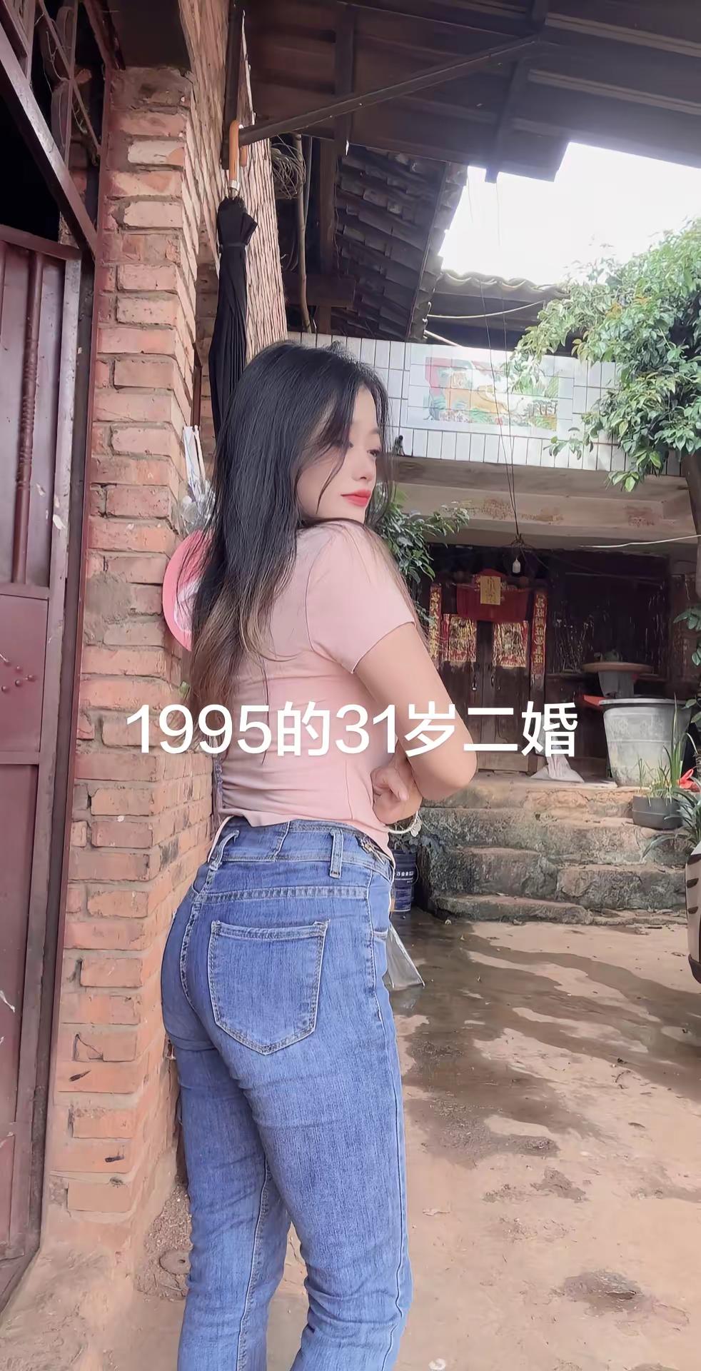 我的乡村生活黑色高级感穿搭街拍小姐姐穿搭秀微胖女孩少数名...