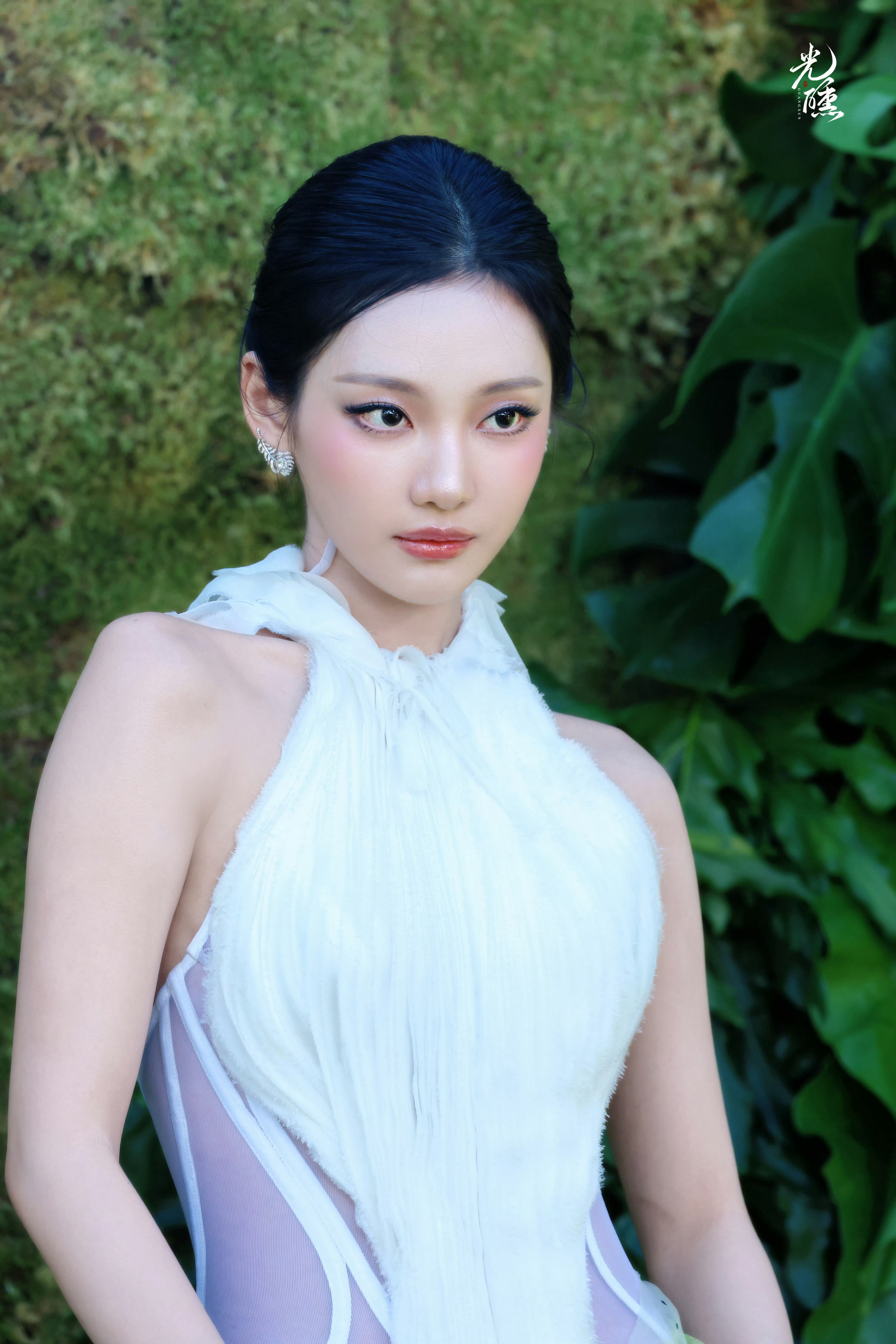宁艺卓VOGUE海边假日红毯饭拍一​​​