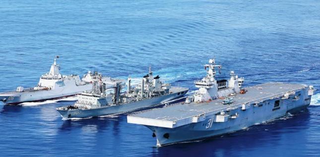 2026年4月23日，南海上空卫星拍下的画面，足以让全球军事圈屏住呼吸。 以