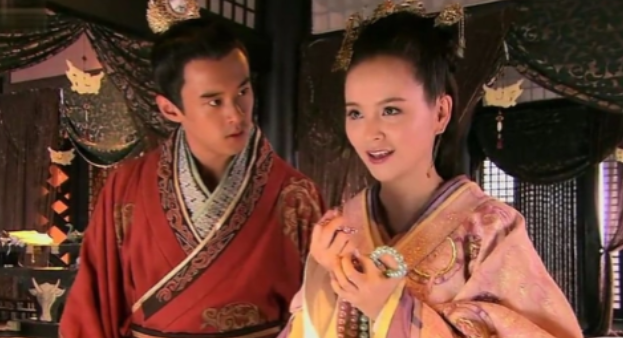 前143年，汉景帝病重，嘱咐太子的母亲栗姬照顾其他11个儿子，栗姬破口大骂：“你