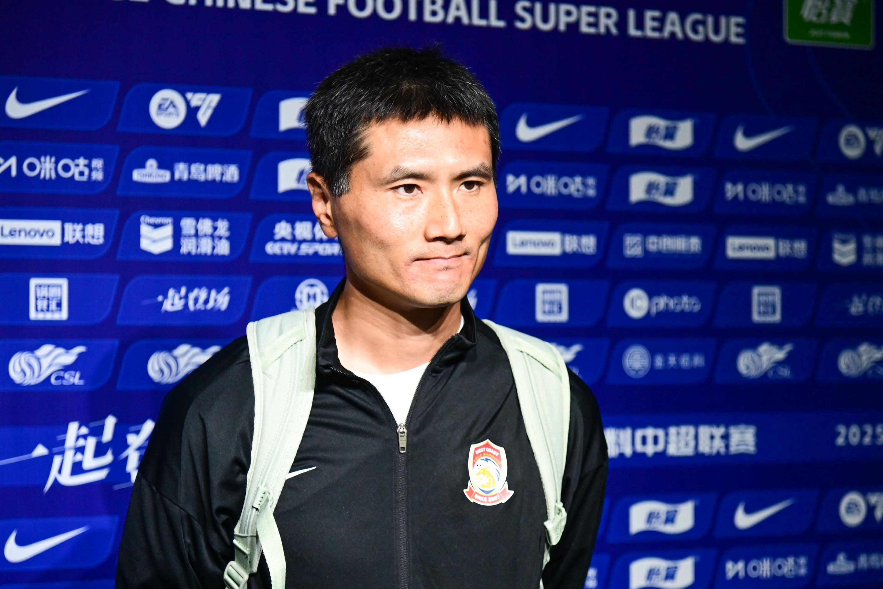 北青: 有球员表示若本土主帅上任国足, 自己愿争取归队