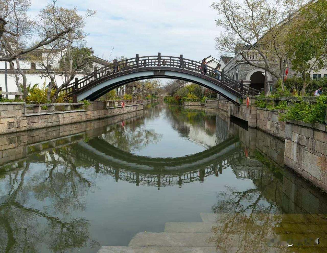 城乡廊桥风格，