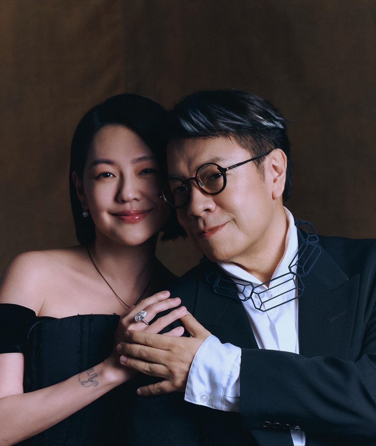 小S小s金钟奖小s得奖《韦小宝和慈禧》[抱抱]——最好的友谊。蔡康