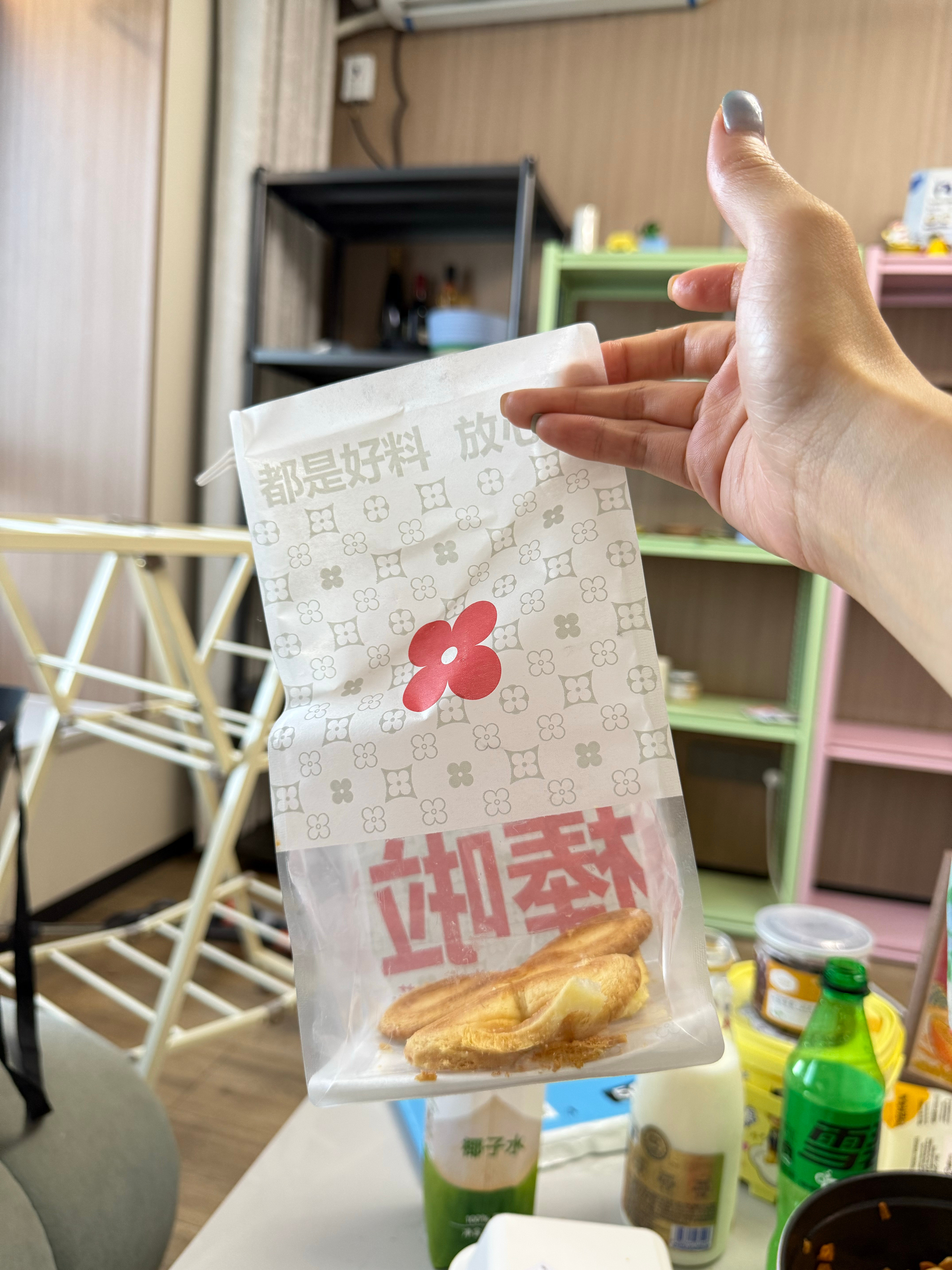 图一就说丰不丰盛红花点心局的蝴蝶酥好好吃啊！！！！不咋甜