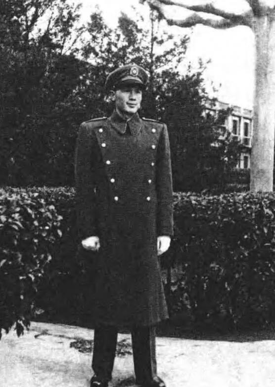 1947年，蒋介石的侍卫官钱漱石在执勤，此时30岁的他还是单身汉，后来活到了10