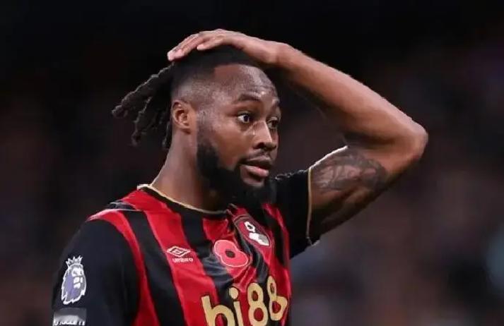 曼城曼联抢着报价，伯恩茅斯老板笑着点钞票。22岁塞门约踢出3球5助攻，曼城