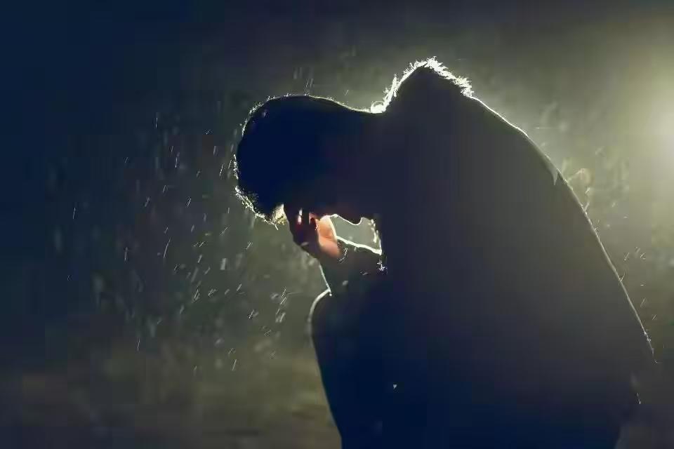 人到中年，身材发福，想回到从前太难了我发现自从大学毕业后，我的体重一年一年的