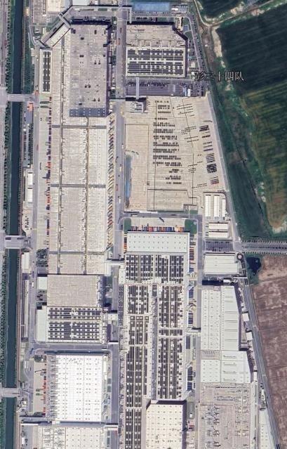 上海特斯拉超级工厂，占地1290亩，当时以市场价的10%卖了特斯拉。并且给特斯拉