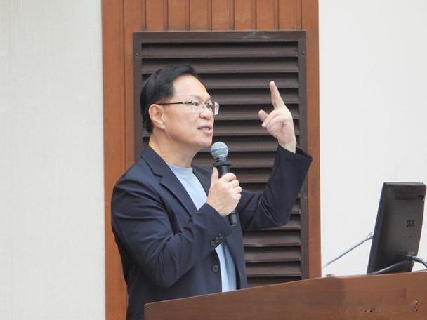 张启楷被征召参选嘉义市长，黄敏惠在地执政17年未栽培政治明星接棒，民进党王美惠强