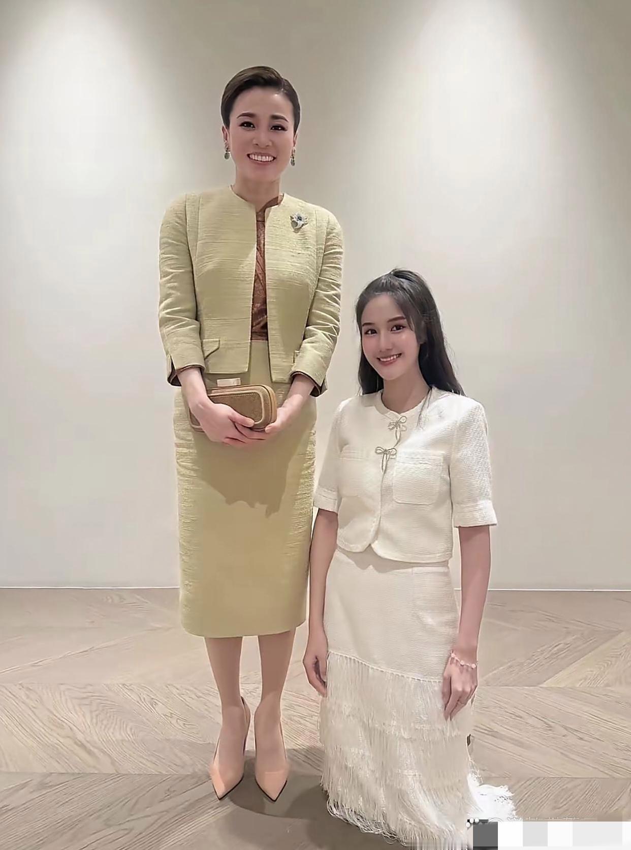 还好没生在泰国……，不然……这是泰国小姐Kwan去拜见泰国王后苏提达，它们家