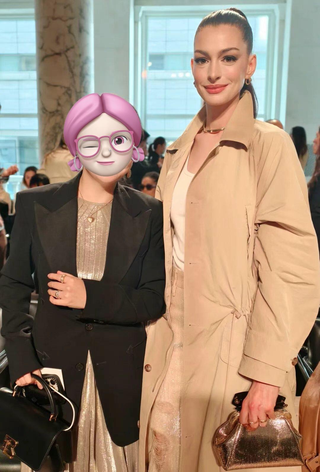 这是安妮·海瑟薇？有人问她医美没有，她说从来没有。看到这张没有皱纹的脸，你会想到