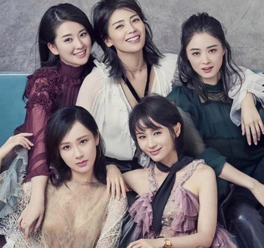 5姝同框：我第一眼就认出了后排螓首蛾眉的刘涛，龙眉凤目的蒋欣与玉颜如春的乔欣！