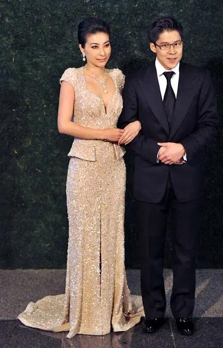 霍启刚访谈自曝追妻细节：反复合影被嫌烦，遭父亲怒斥，原来豪门真爱全靠真心近