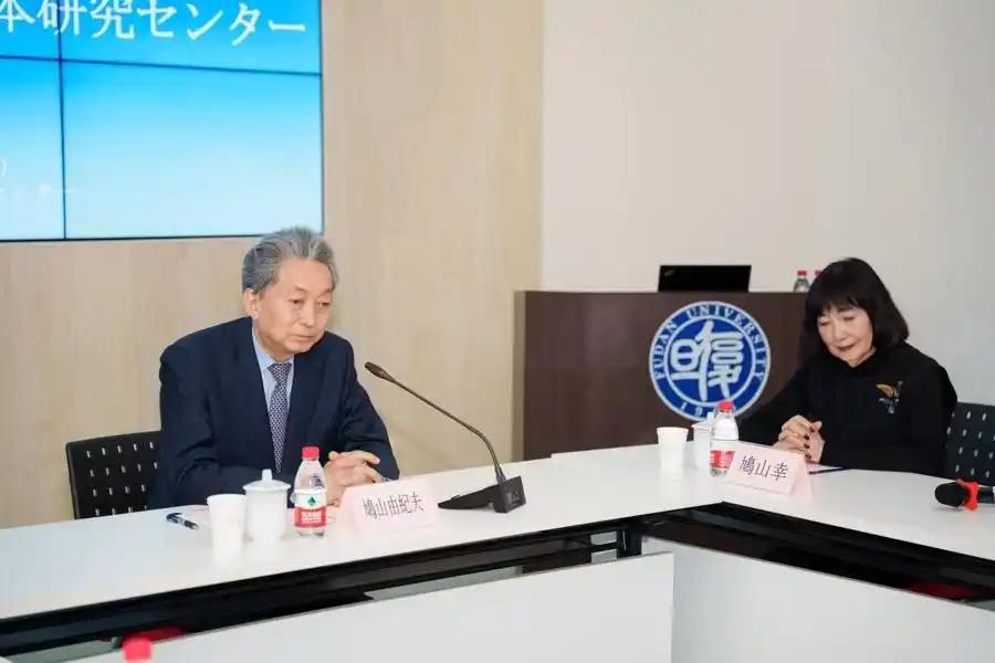 日本前首相独赴北京，现身九三阅兵现场，中方给了个特殊安排。这次的九三阅兵现场有一