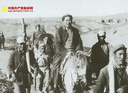 1935年，长征在艰难抵达陕北之后，毛主席曾说过一句令人觉得意味深长的话：“凡不