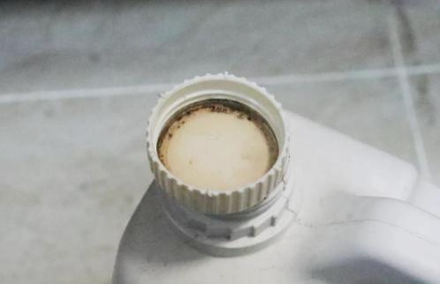 以前总爱囤货，现在看着家里一堆过期洗衣液，我肠子都悔青了！这5类东西千万别硬囤，