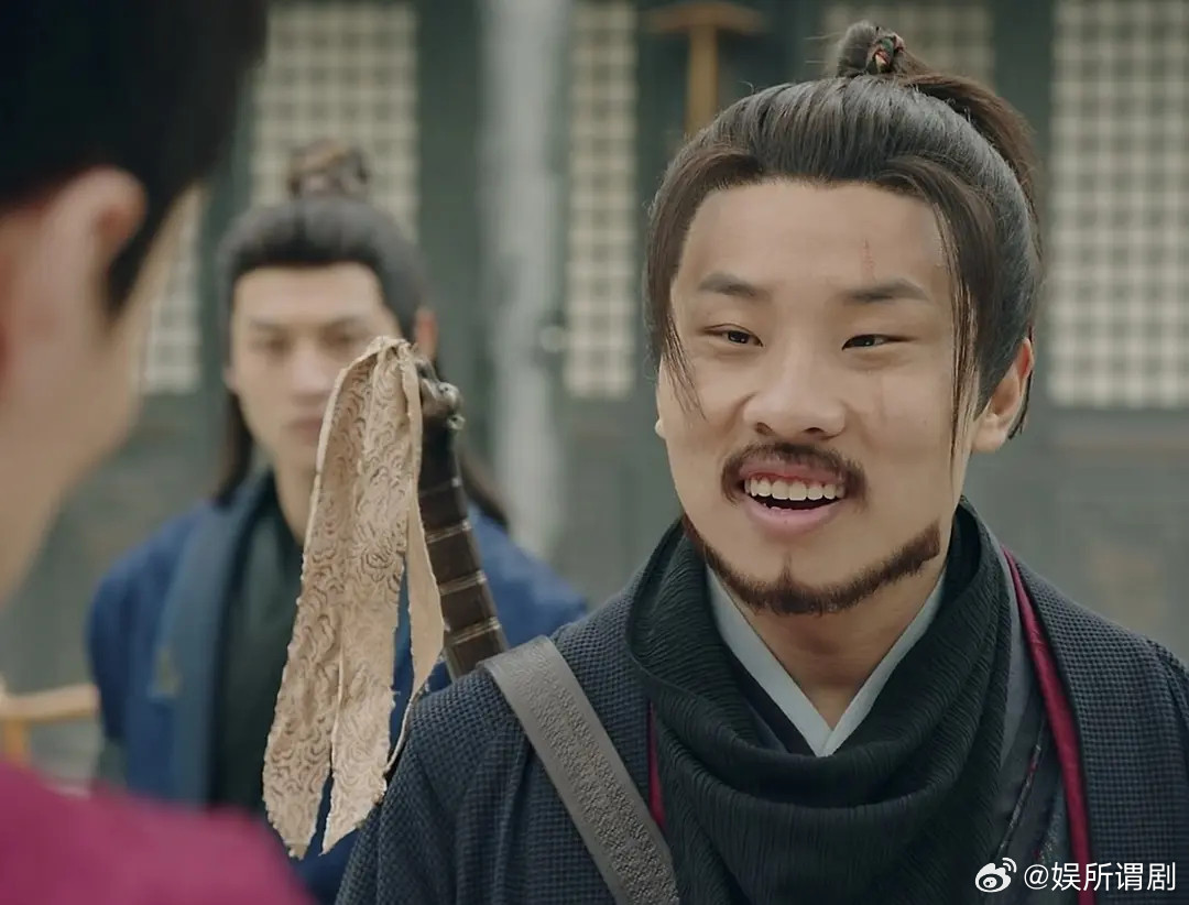 内娱是没长相正常的喜剧演员了，还是严重审美降级？难以想象我会在长剧里看到这些人