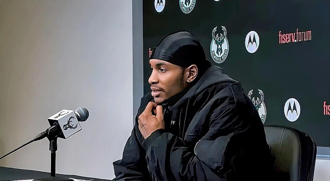 雄鹿新援小波特说出了大实话！近日，小波特接受媒体采访谈到队友字母哥的交易流言时