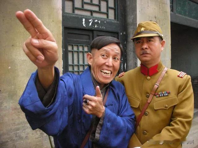 高中同学的姐姐去日本留学，带回来一个日本女婿。除了他姐，全家都不懂日语，沟通起