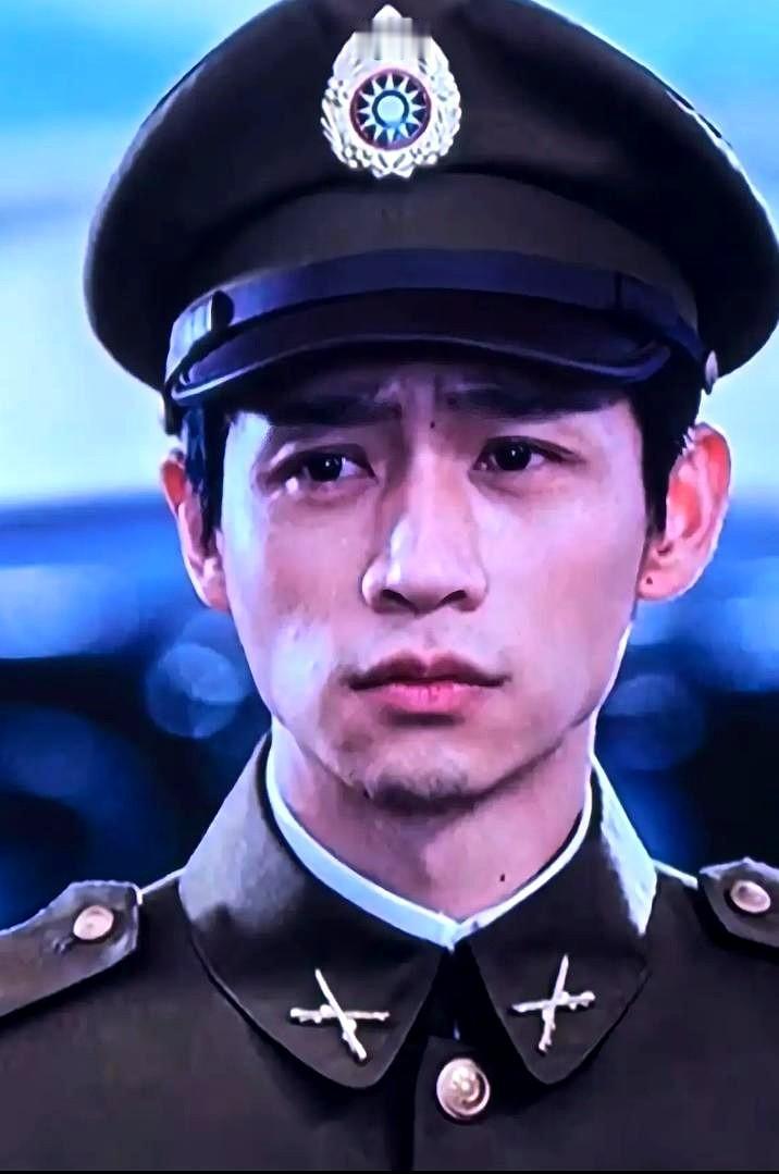 我朋友在剧组拍戏，见过魏晨。而且魏晨还是专业歌手，从快男出道。近几年开始转行