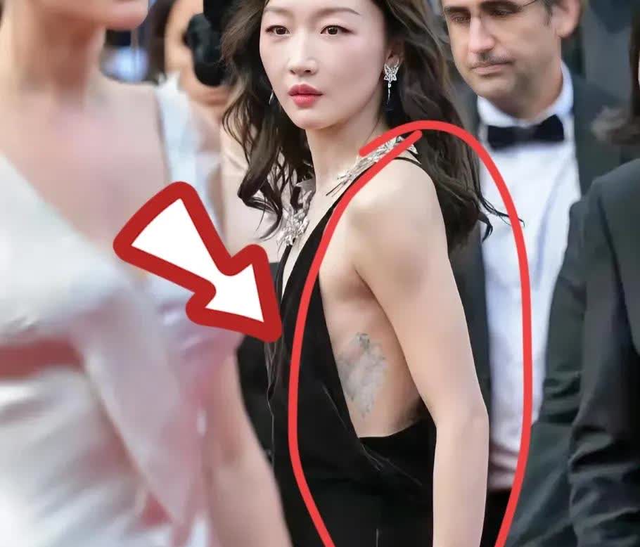 妈呀，周冬雨这脸没人说嘛。。我滴妈呀，真的好美呀啊啊啊啊