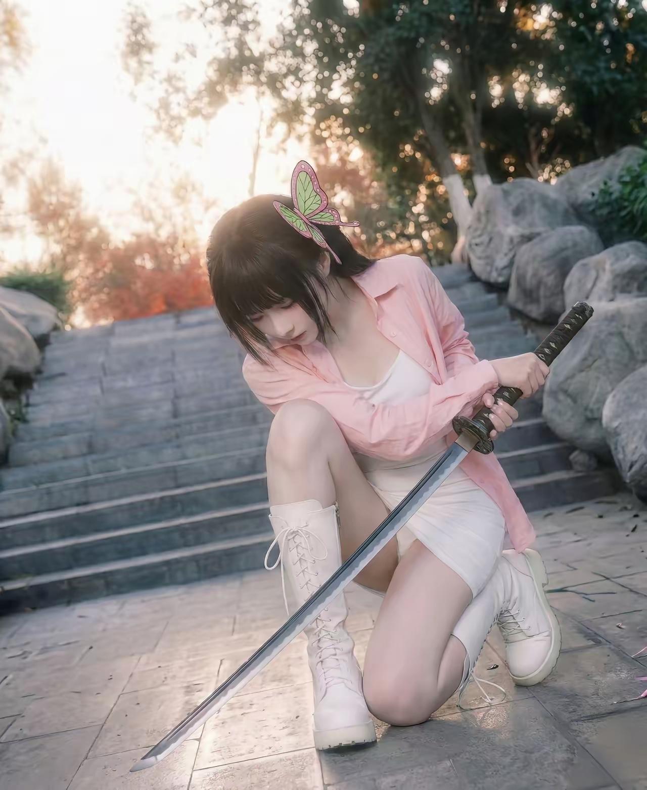 蝴蝶结女侠来也，请出招吧！女侠