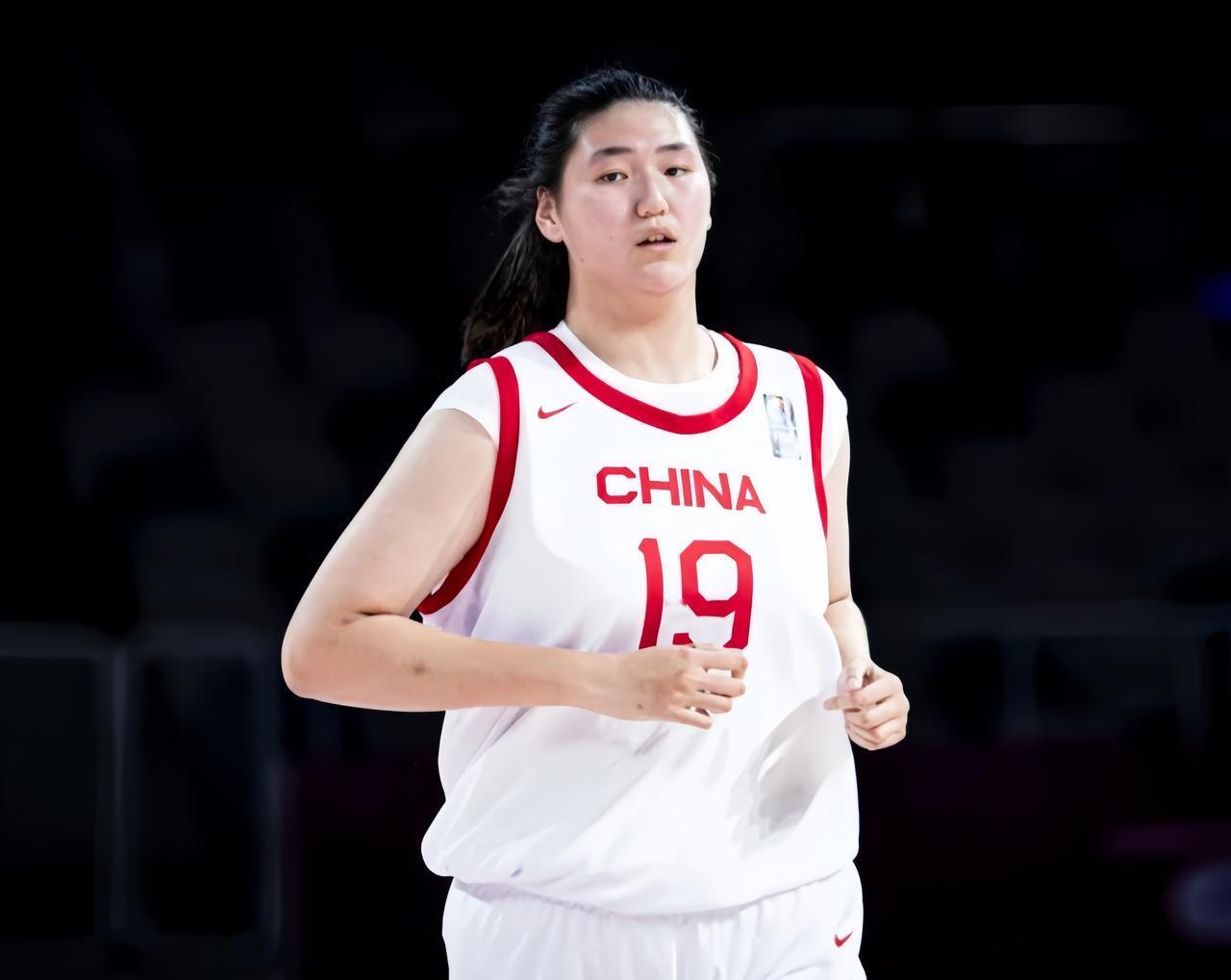 今天女篮张子宇要降维打击了！因为今天是全运会U18女篮第一个比赛日👇1