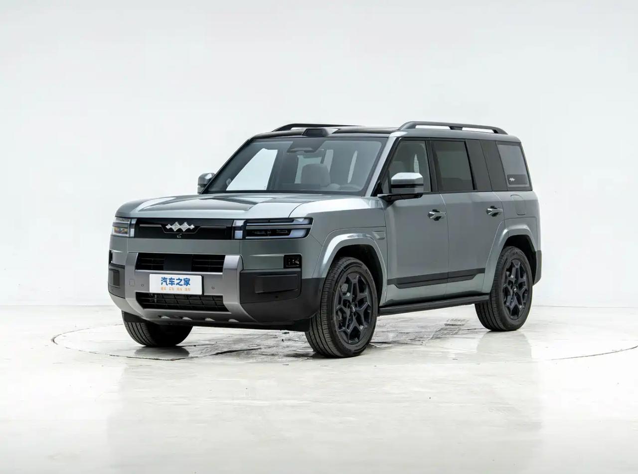 2025款方程豹钛7车内实测：家用场景下的空间与生态互联革新2025款方程豹