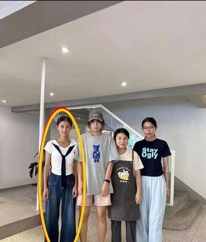于正刚签的新人感觉也没有很上镜啊……感觉真的有点普通了