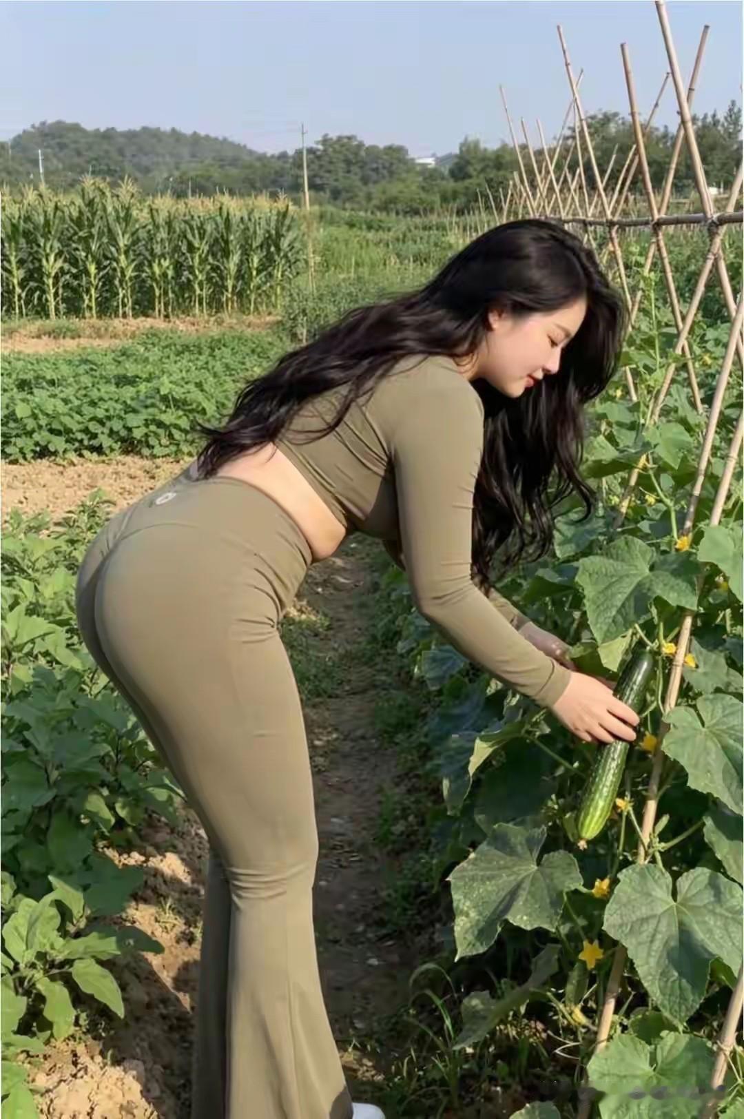 我老婆很奇怪随时身上都要放几千块钱现金以前放钱包里面厚厚的一沓钱我老是提