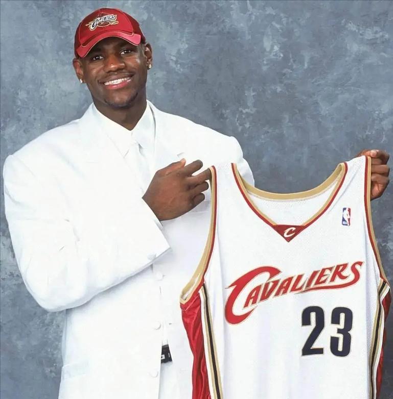 最长的河！詹姆斯成为2000-2010年唯一未退役状元！2000年——肯扬马丁