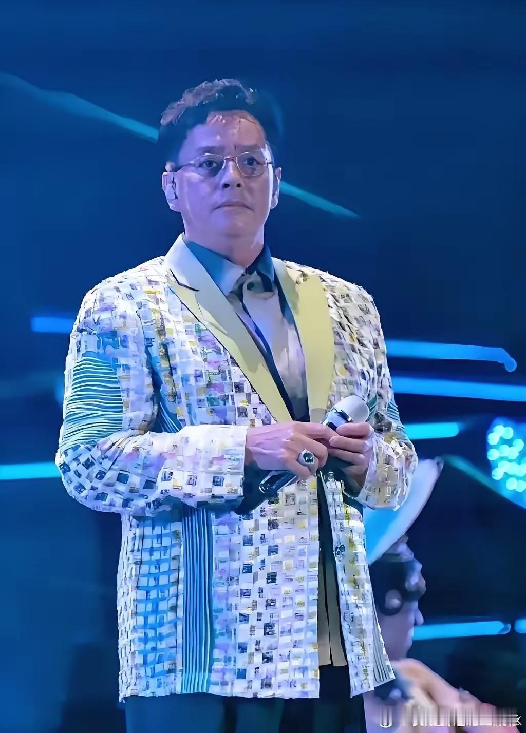 明眼人都看出来，76岁谭咏麟之所以开演唱会，不是为了捞钱，也不是为了博流量，
