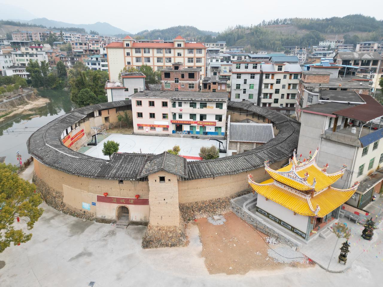 【垒石与夯土结合，一座来自400年前的圆堡】福建三明市大田县，因为一首《大田后