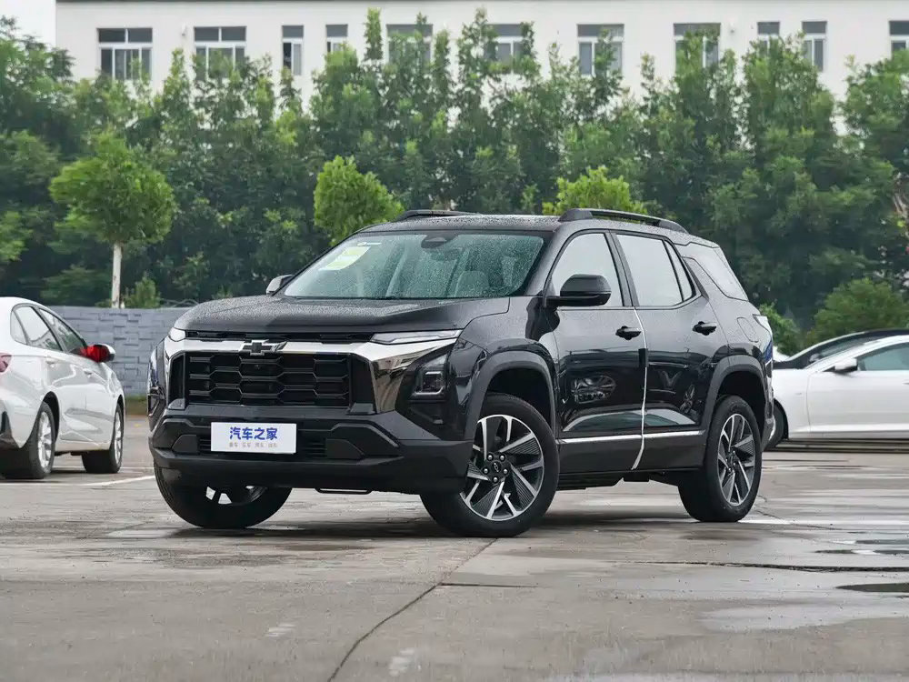 2026款雪佛兰探界者混动版，中型运动SUV。车身4653mm×1917mm×1