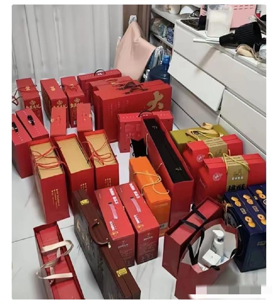 过年了，亲戚朋友都会来我家看望一下我87岁的婆婆，大家都不会空手来，一般会带一些