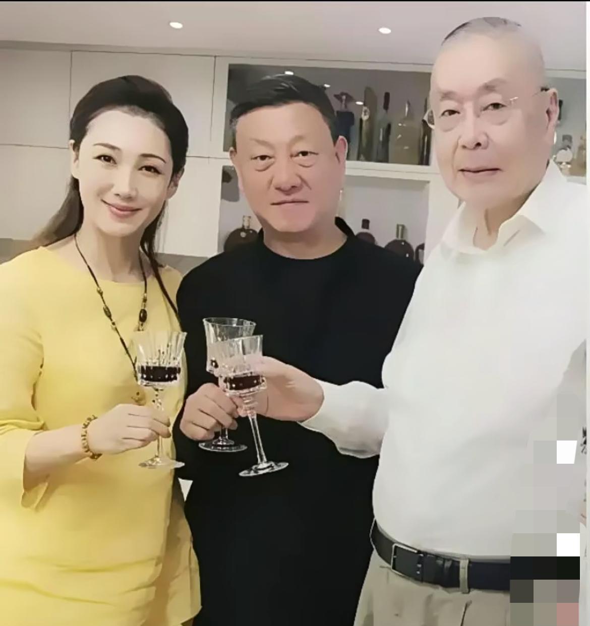 韩磊的老婆给所有的女人都上了一课就是你再漂亮，再年轻，你都无法拦住一个男人想