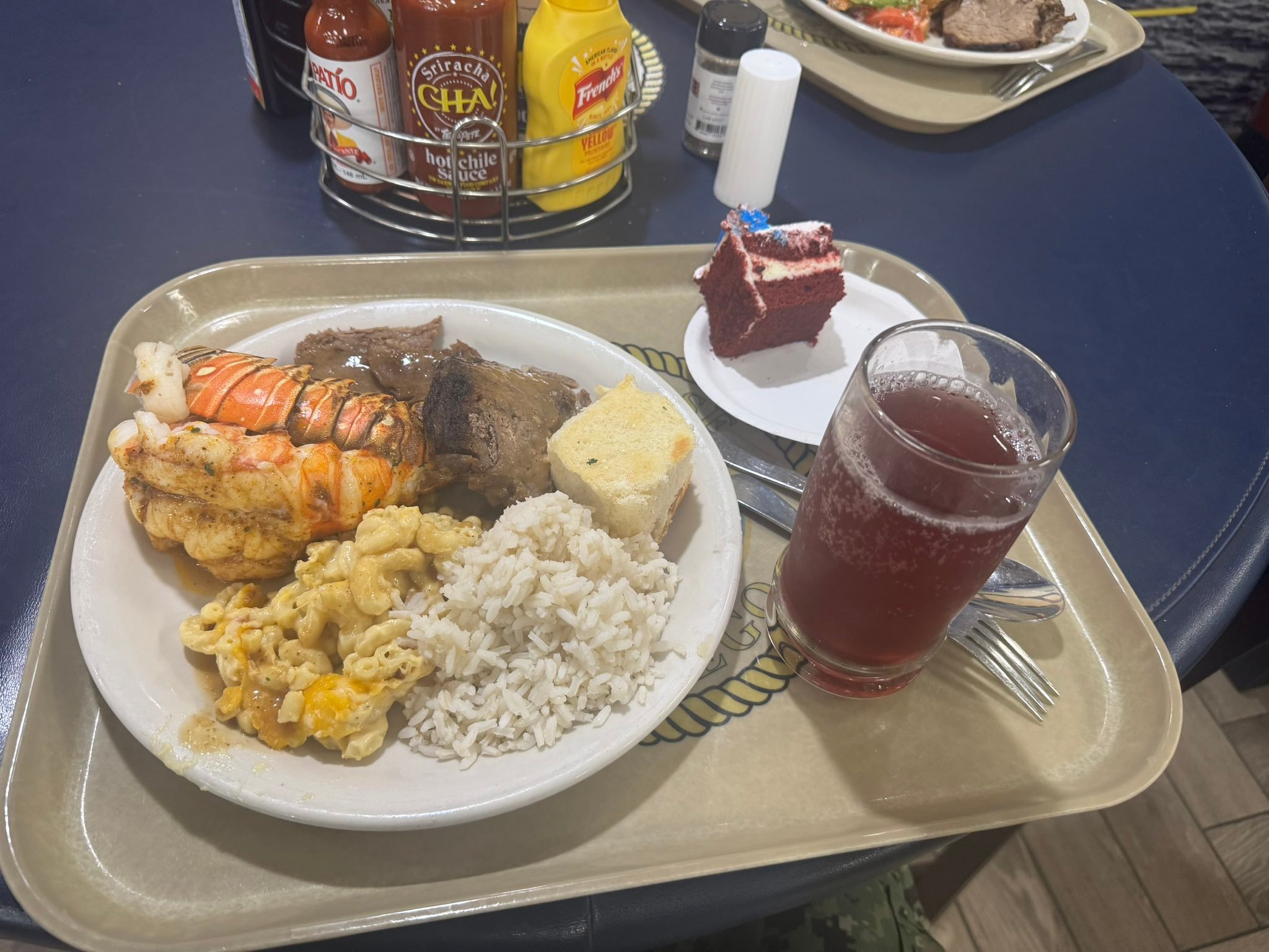 特朗普称霍尔木兹必须由使用国守卫¹美国海军又加餐了。这个美国爸爸说他儿子给他发