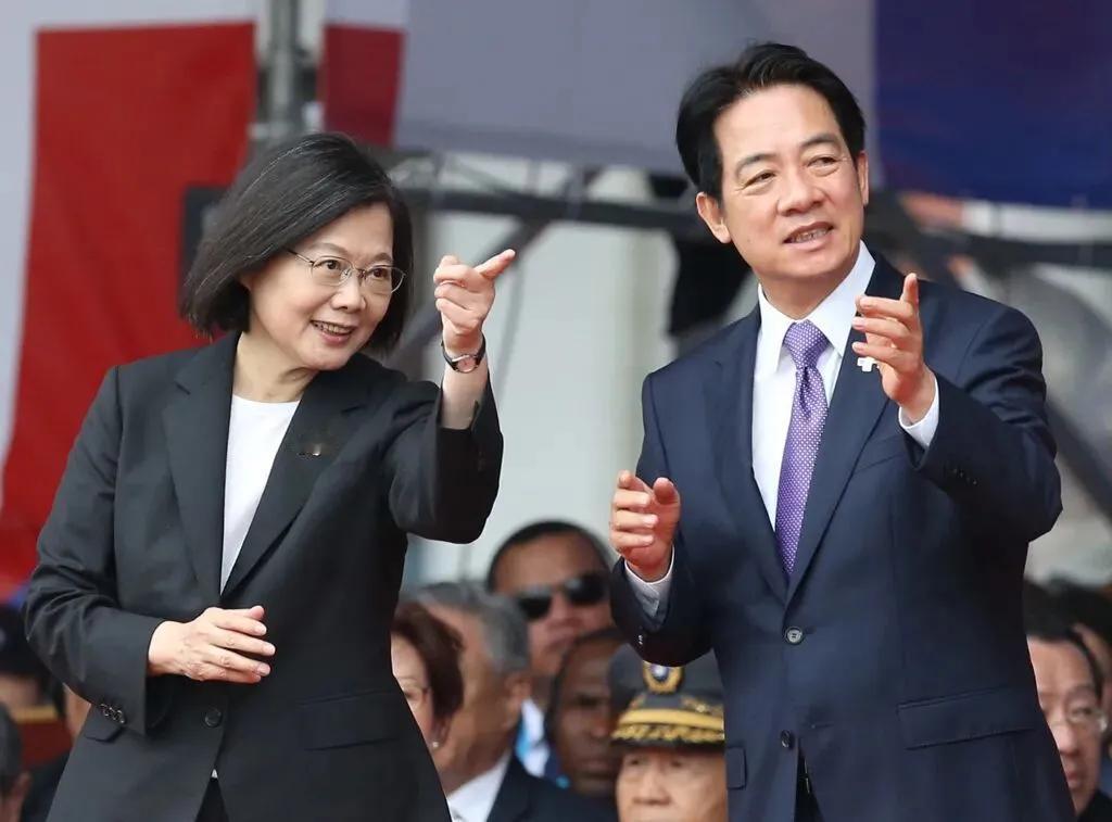 赖清德又开始狗脚跳墙了，为了继续执政，不作手段，打压异己，又准备利用台湾司法抓人