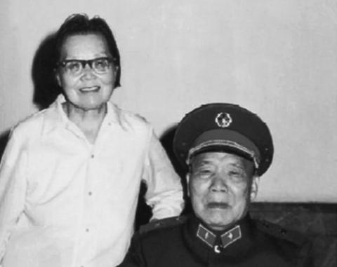 40岁，离异，带着孩子，还在战场上拼命。堂堂晋冀鲁豫军区参谋长李达，指挥千军万马