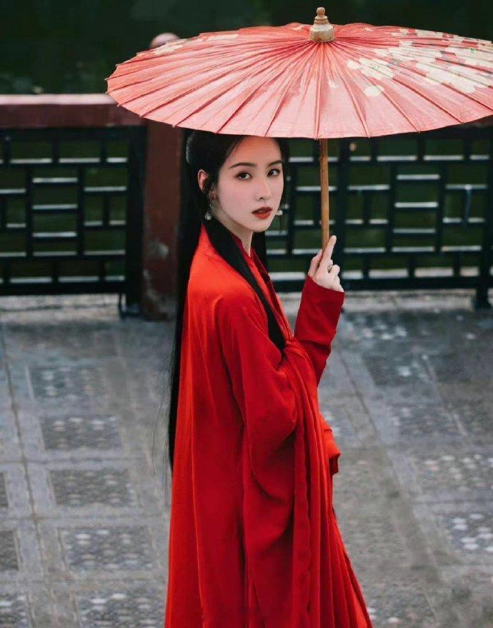 陈都灵30天涨粉超12万楚朝的人物塑造真的太成功了！反差人设加上细腻演技，打破
