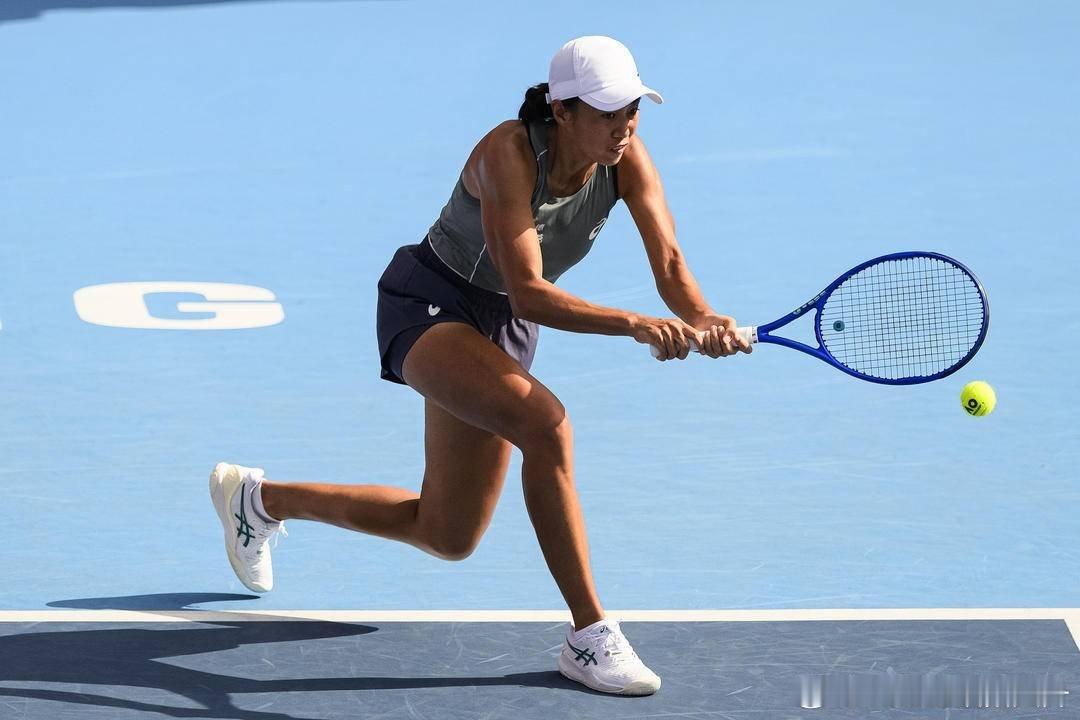 🇨🇳张帅1-6🇩🇪巴瑟尔先丢一盘😑巴瑟尔非常放松也非常轻松地拿下首盘轰