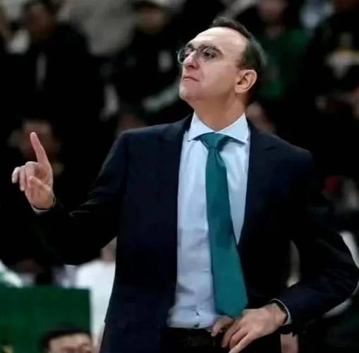 迅速补强，辽宁队第二阶段或给球迷惊喜如今的辽宁队已经确定哈维和布罗金顿的加盟