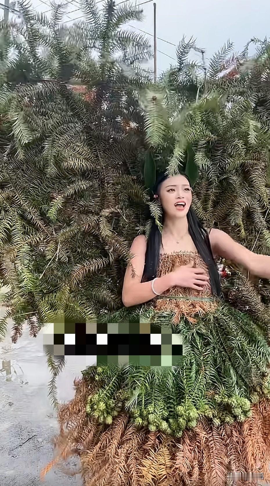 想问一下，美女，这个扎不扎人？