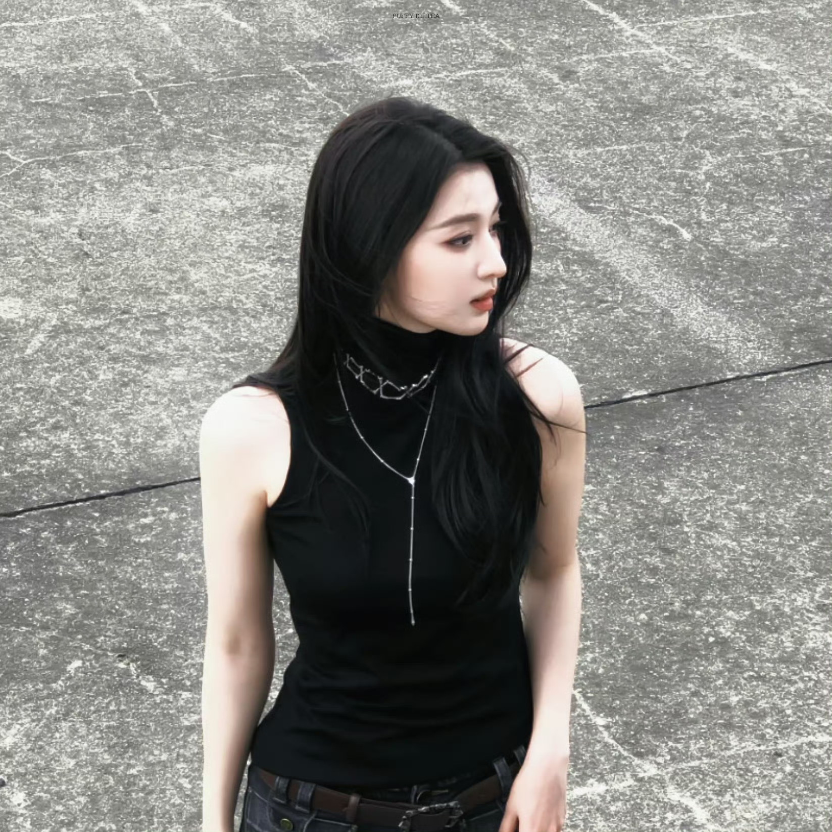 谁懂王楚然这地表最强172的含金量！在内娱美女云集的赛道里，她凭借得天独厚的身高比例与绝佳体态，稳稳