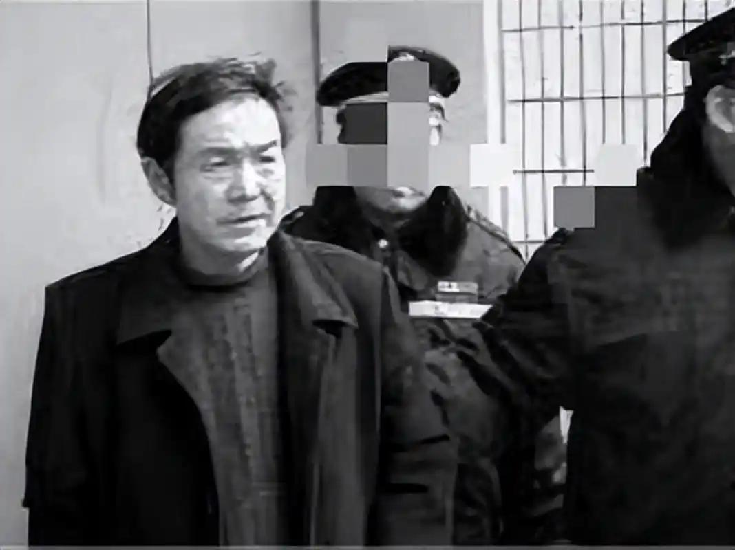 17岁少年惨遭同学雇人殴打致死，一条鲜活的生命最终只换来3000元赔偿。悲痛的父