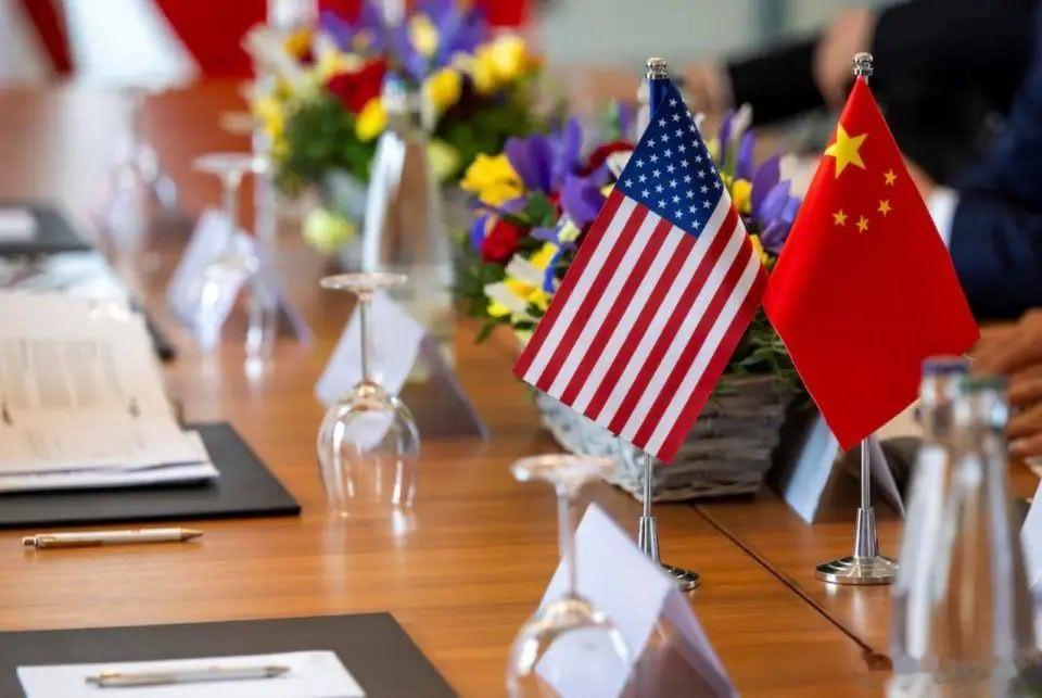 美国2025年贸易逆差录得9015亿美元，较去年下降了20亿美元？我说实话，这话