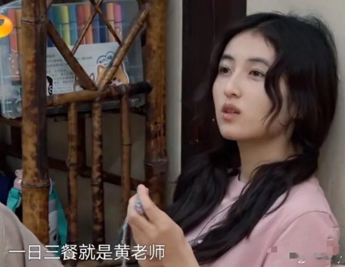 张子枫说，这次真的不一样了！最新一季的《向往的生活》，最显著的变化莫过于黄磊不再