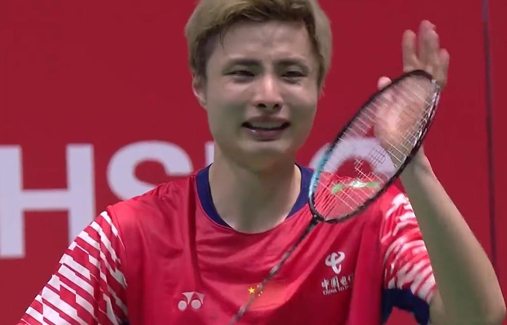 2-1逆转！中国队终于夺冠！10年，等了整整10年，石宇奇哭成泪人。