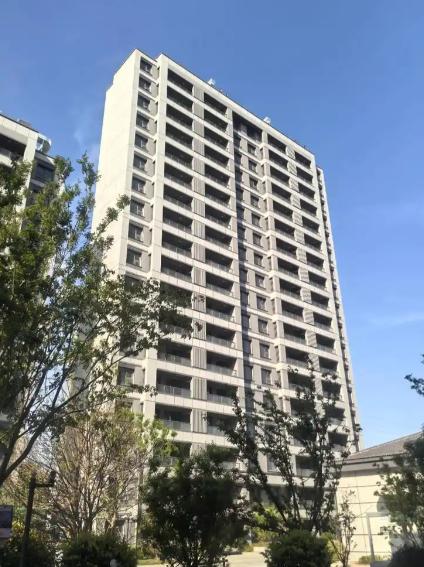 “吃相太难看了！”深圳一名业主2024年通过中介卖房，说好成交价672万，还老老